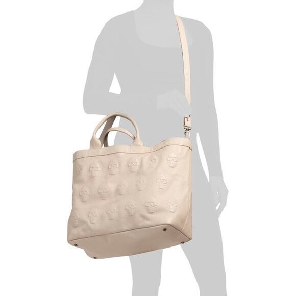 NWT IO PELLE Iopelle Italia Skull Embossed Extra Large Shoulder Tote Bag Latte - Picture 2 of 5